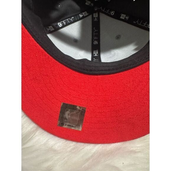 NE x NBA chicago bulls 2 tone SnapBack adjustable hat - Picture 7 of 7
